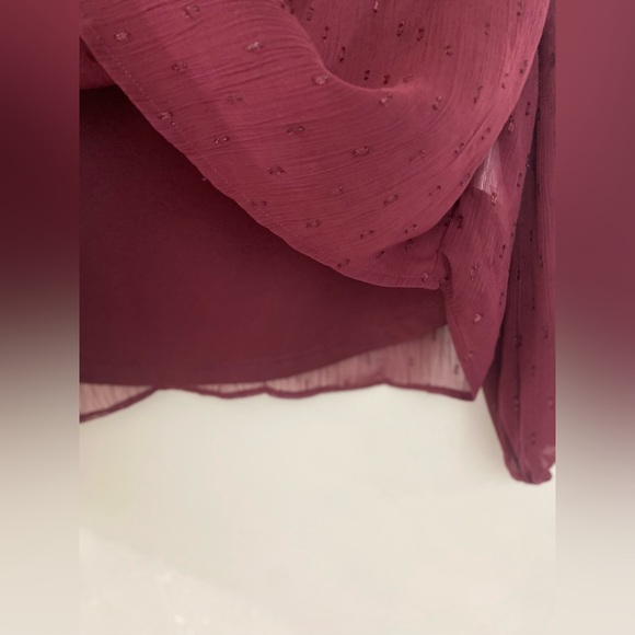 ❤️❤️Nordstrom’s Long Sleeve Frontal Neck Tie Burgundy Long Sleeve Blouse - Picture 4 of 10